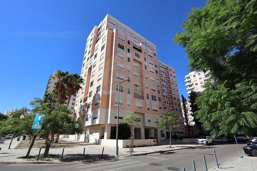 Imagem Vistas de apartamento t2 em Telheiras