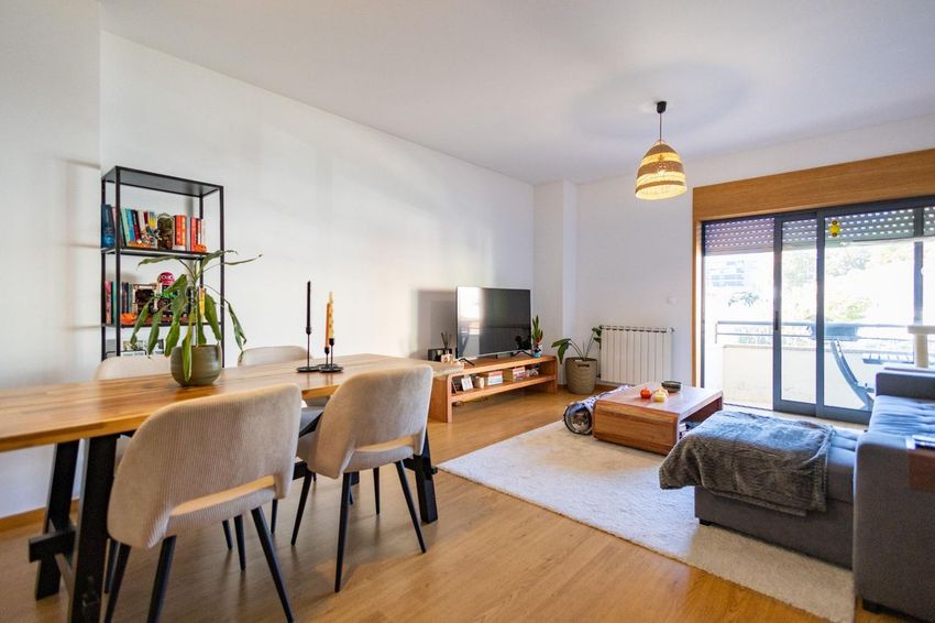 Imagem Sala de estar de apartamento t2 em Rua Mário Lapa