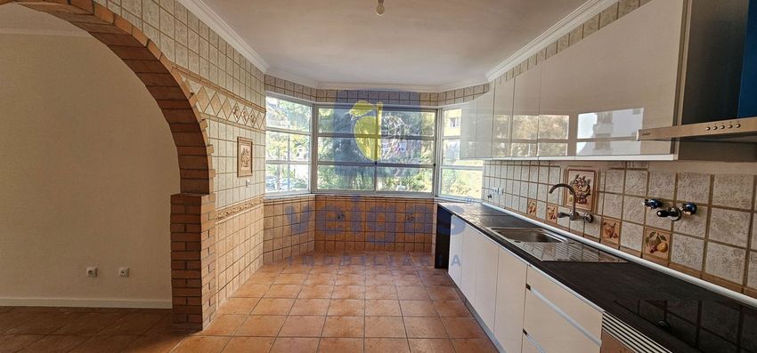 Imagem Cozinha de apartamento t3 em Mercês