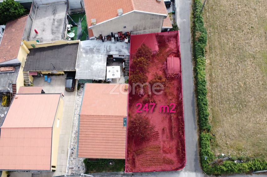 Imagem Terreno de terreno em Rua Padre Alexandre Milheiro, 1