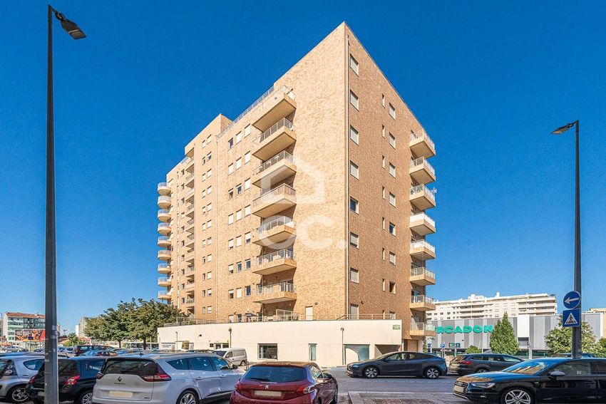 Imagem Vistas de apartamento t2 em Rua General Norton de Matos