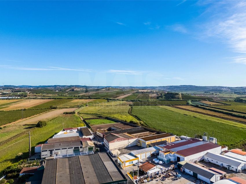 Imagem Vistas de espaço comercial em Torres Vedras e Matacães