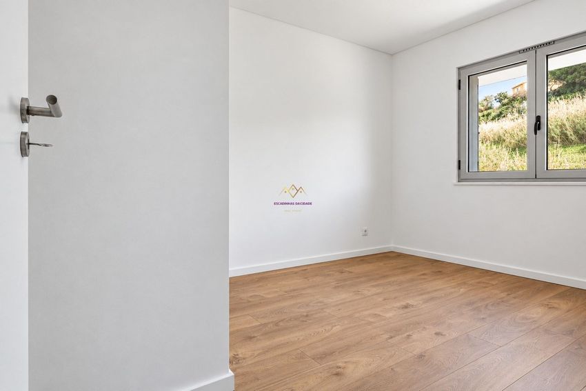 Imagem Divisão de apartamento t2 em Rua Anibal José Rodrigues s/n