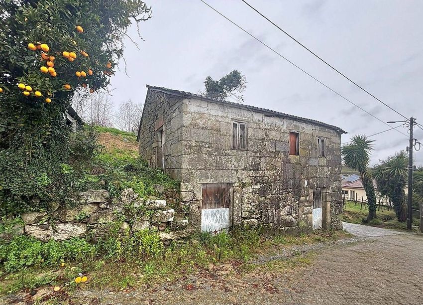 Imagem Fachada de  moradia independente em Torrados e Sousa
