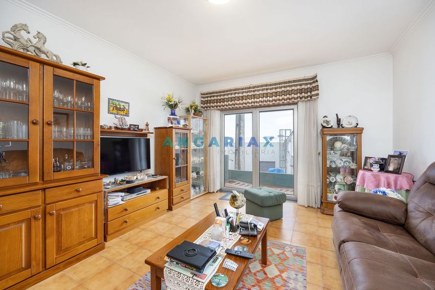 Imagem Sala de estar de apartamento t3 em Rua 25 de Abril, 94