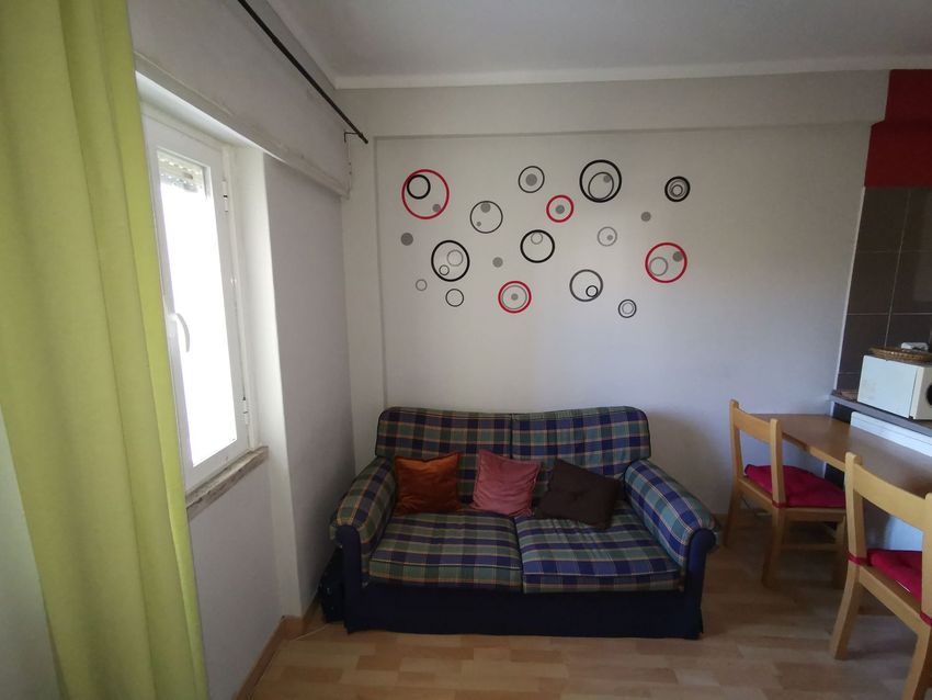 Imagem Quarto de apartamento t1 em Rua Padre Joaquim Alves Correia, 7