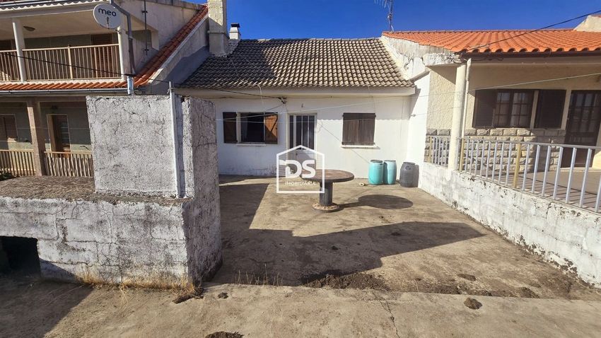Imagem Pátio de  moradia independente em Malcata