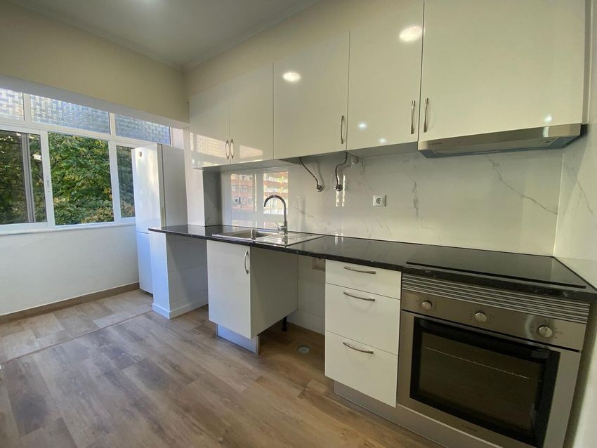Imagem Cozinha de apartamento t2 em Rua Olavo Bilac