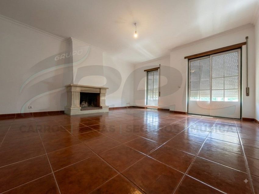 Imagem Sala de estar de apartamento t4 em Rua Arquitectos do Paço