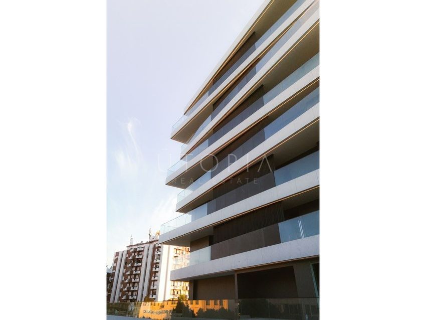 Imagem Vistas de apartamento t1 em Avenida Francisco Sá Carneiro