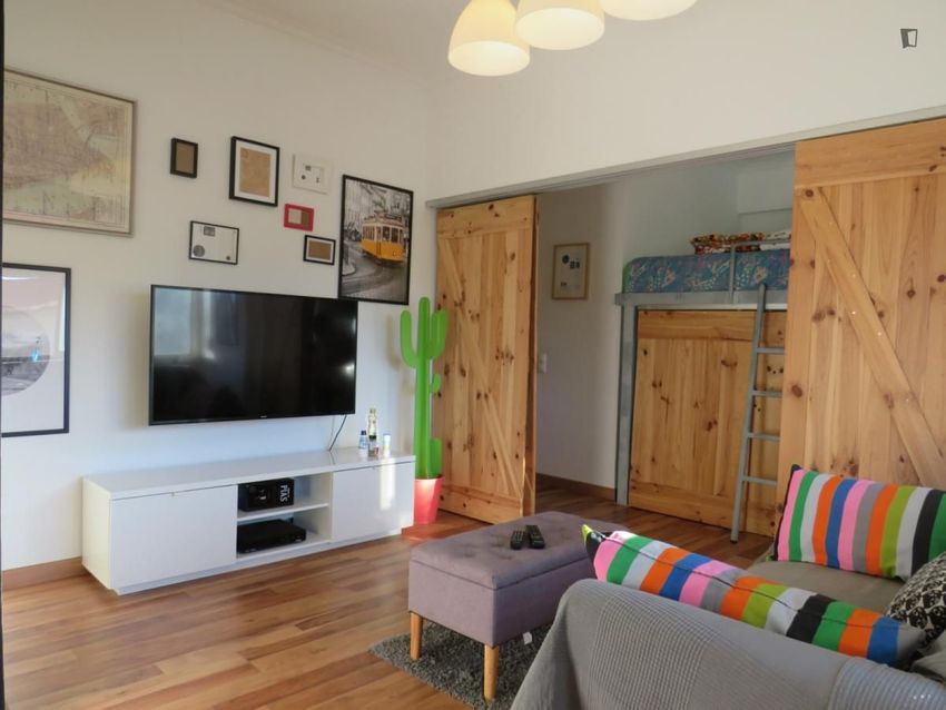 Imagem Sala de estar de apartamento t1 em Rua João de Barros