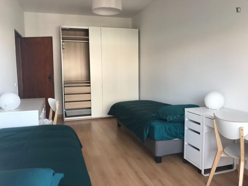 Imagem Quarto de quarto em Rua Professor Mira Fernandes