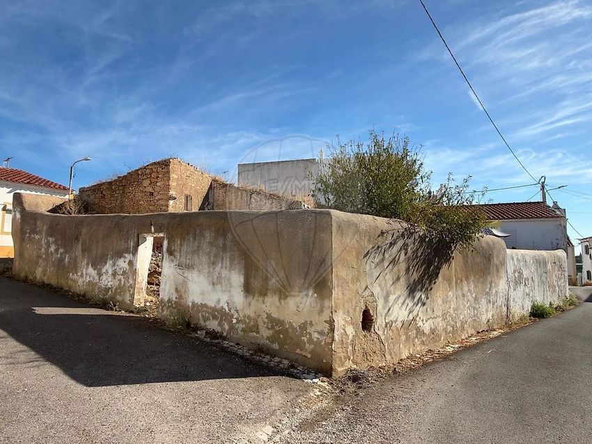 Imagem Fachada de  moradia independente em N269-1