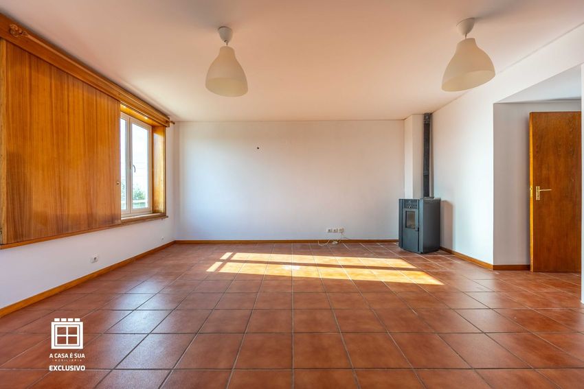 Imagem Sala de estar de apartamento t2 em Rua Vergilio Ferreira
