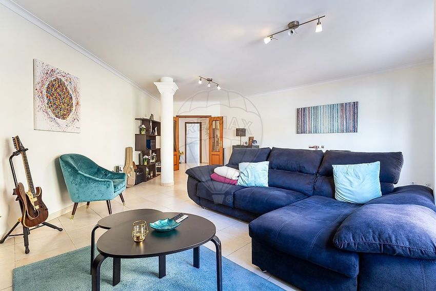 Imagem Sala de estar de apartamento t2 em Rua João Pedro de Andrade