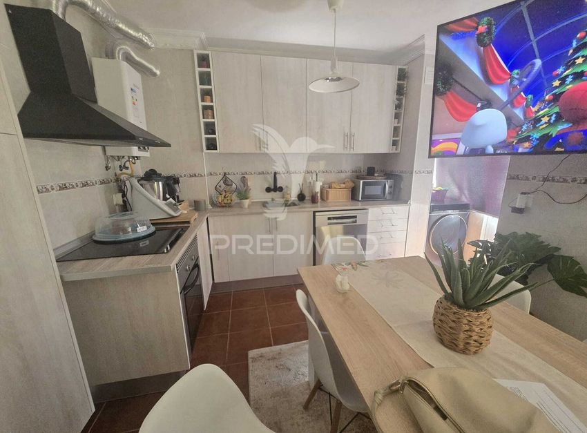 Imagem Sala de estar de apartamento t3 em Santiago Maior e São João Baptista
