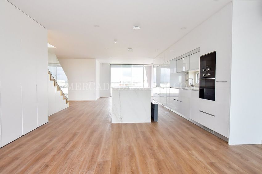Imagem Sala de estar de apartamento t3 em Avenida José Estevão