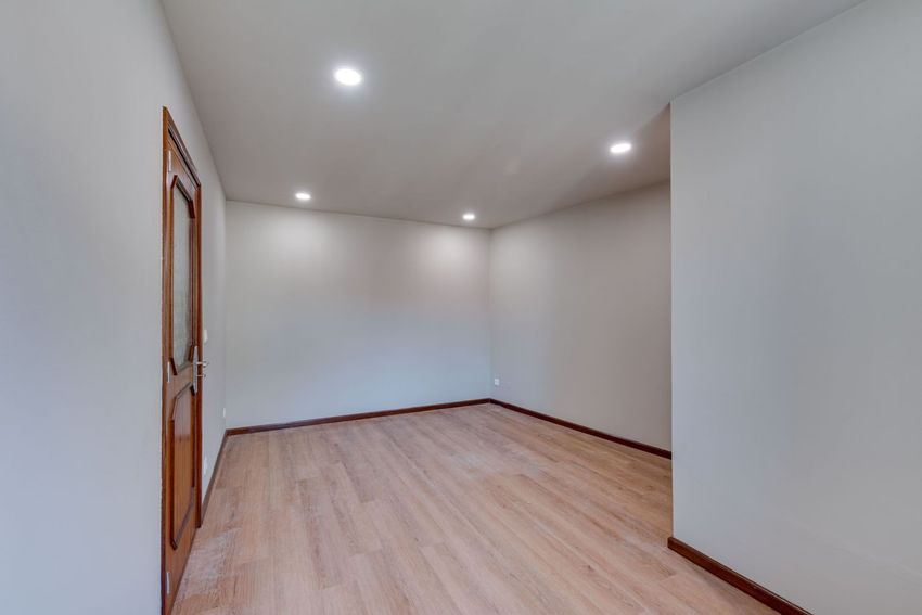 Imagem Divisão de apartamento t2 em Rua Barão do Corvo