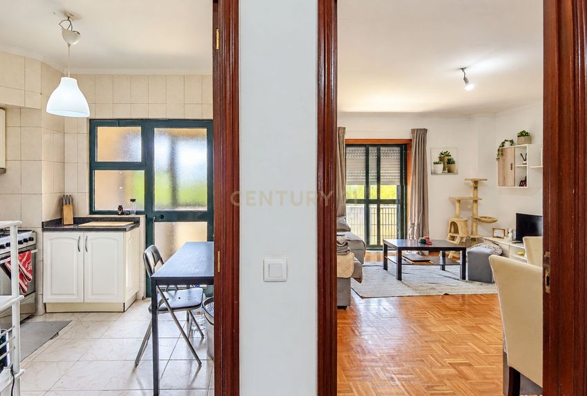 Imagem Corredor de apartamento t2 em Rua Grupo Recreativo Oliveirense, 236