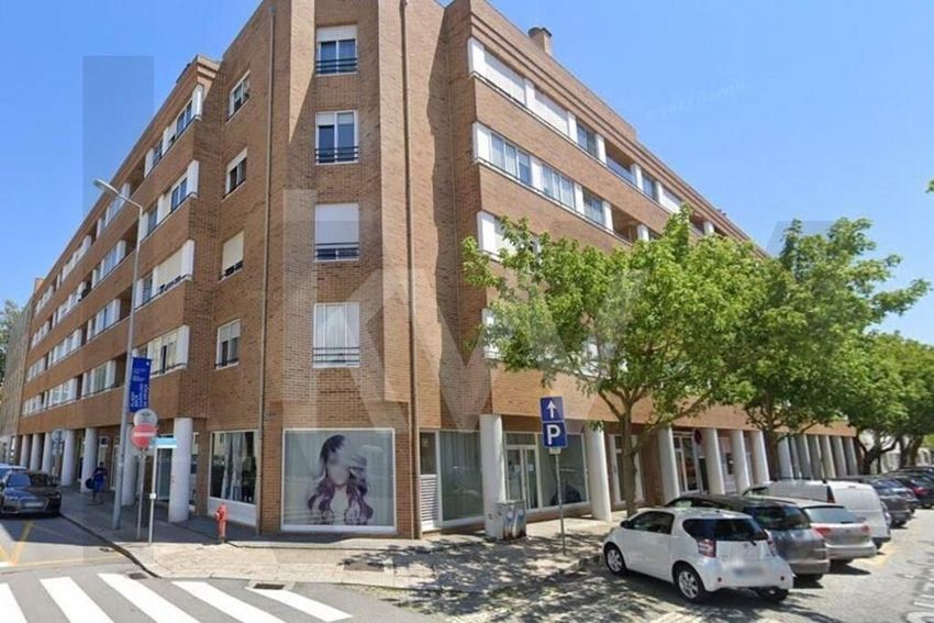Imagem Vistas de apartamento t3 em Rua Mouzinho de Albuquerque, 453
