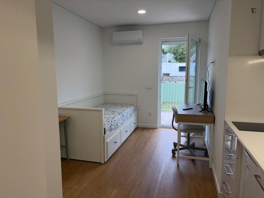 Imagem Quarto de apartamento t0 em Penedo da Saudade