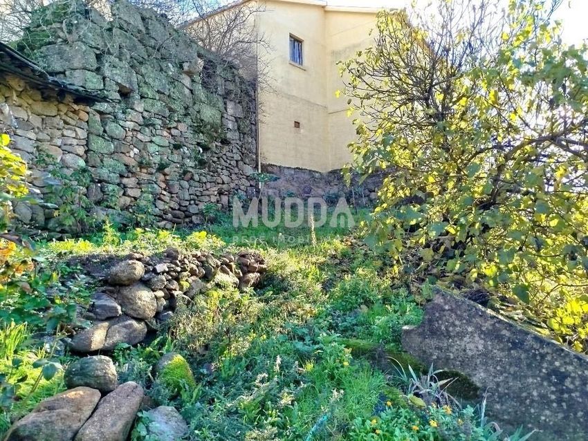 Imagem Jardim de  casa ou moradia em Rua Capela