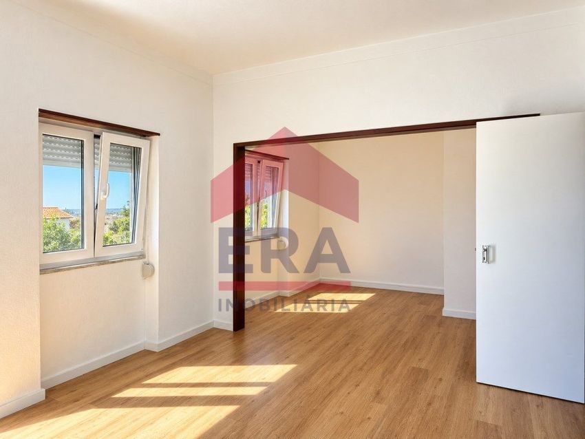 Imagem Quarto de apartamento t2 em Cadaval e Pêro Moniz