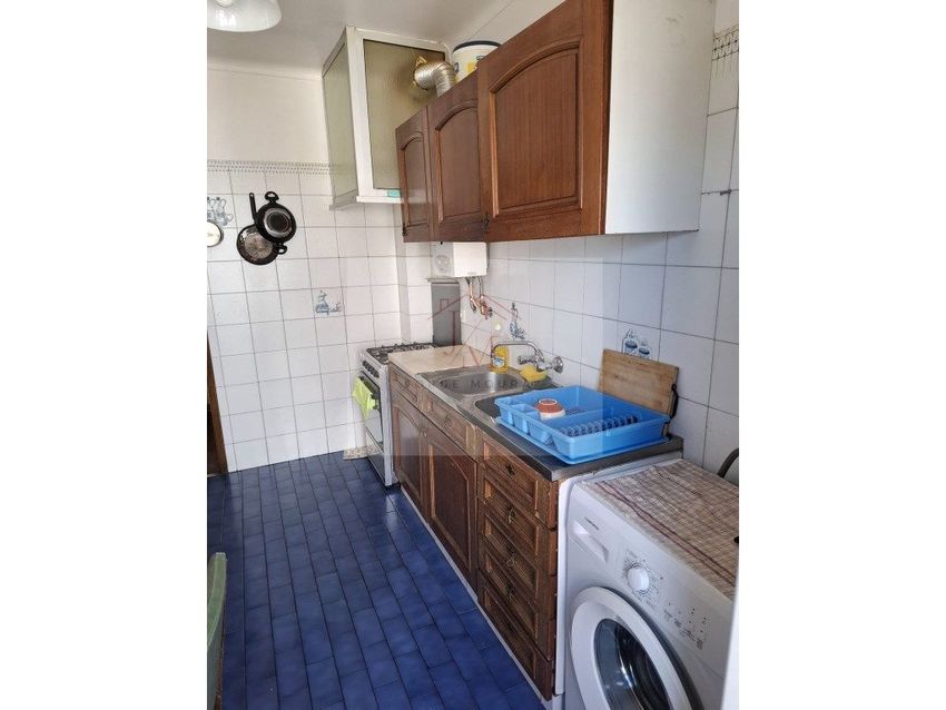 Imagem Cozinha de apartamento t2 em Rua Mário Viegas