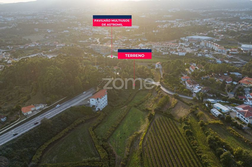 Imagem Vistas de terreno em Avenida Central de Astromil, 285