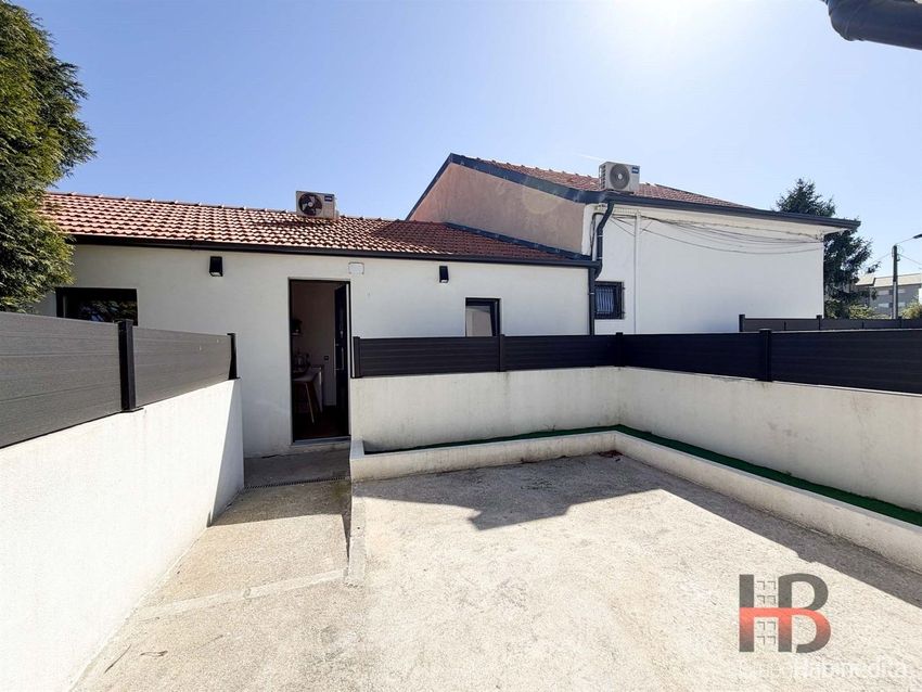 Imagem Pátio de apartamento t1 em Monte de Burgos