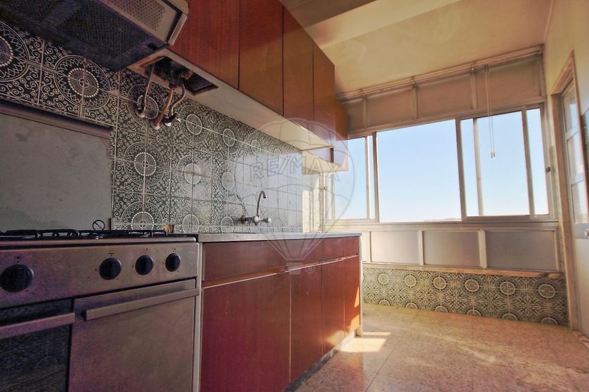 Imagem Cozinha de apartamento t3 em Rua 5 de Outubro