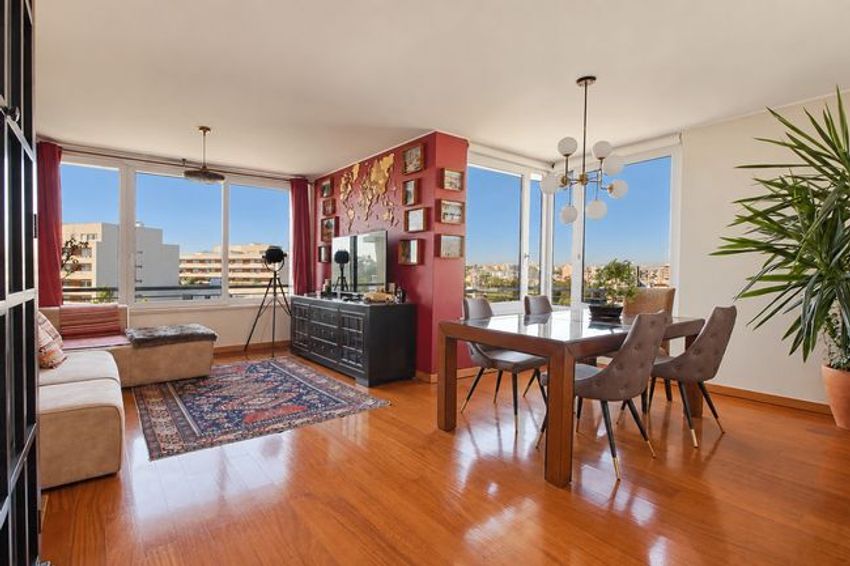 Imagem Sala de estar de apartamento t3 em Rua Nóbrega e Sousa