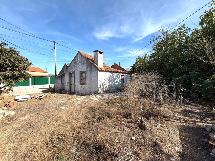 Imagem Fachada de  moradia independente em Sampaio - Maçã