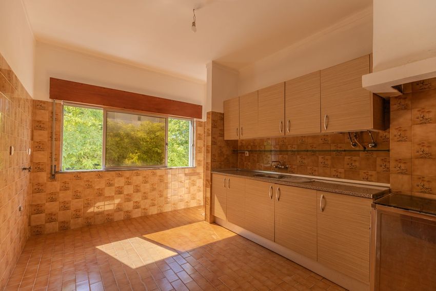 Imagem Cozinha de apartamento t2 em Rua da Amendoeira, 6