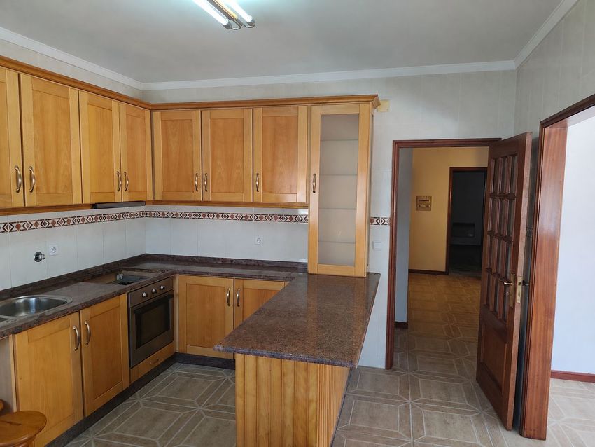 Imagem Cozinha de apartamento t3 em Travessa Rio Maior, 5