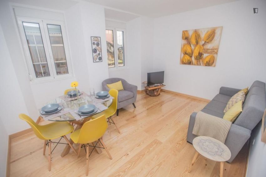 Imagem Sala de estar de apartamento t2 em Calçada dos Barbadinhos