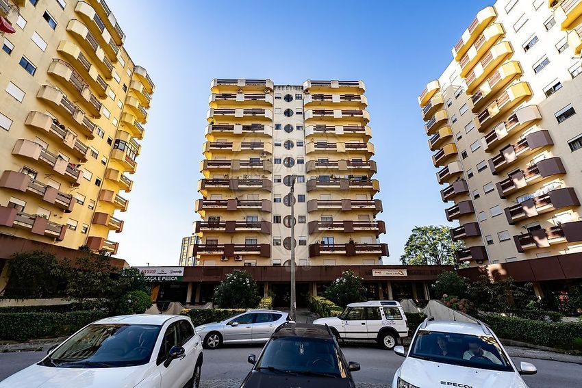 Imagem Vistas de apartamento t3 em Urbanização Loreto