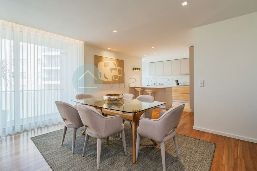 Imagem Sala de estar de apartamento t3 em Rua de Quires, 1101
