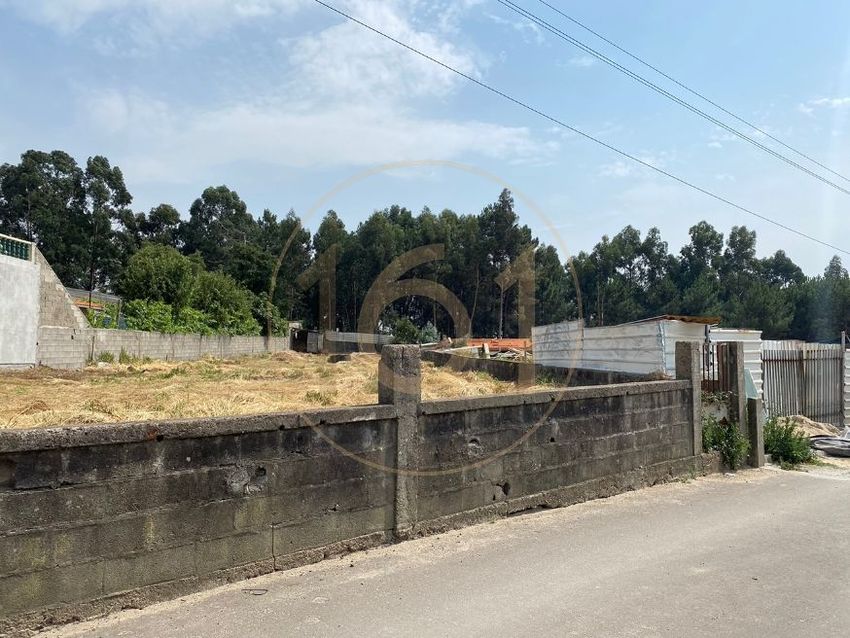 Imagem de terreno em Travessa Funcheiros s/n