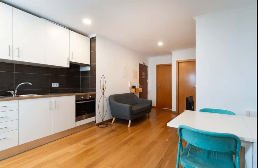 Imagem Sala de estar de apartamento t2 em Rua da Bombarda, 32