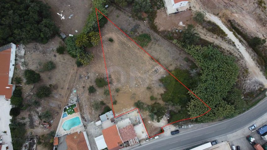 Imagem de terreno em Avenida 25 de Abril