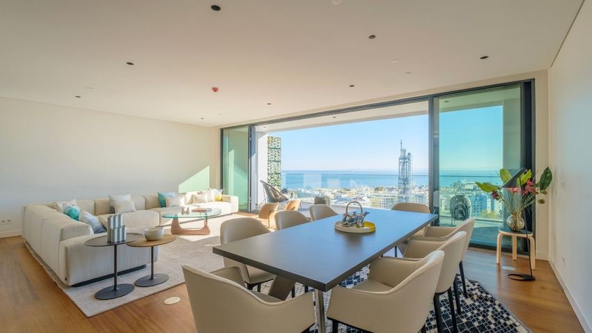 Imagem Sala de estar de apartamento t3 em Príncipe Perfeito s/n