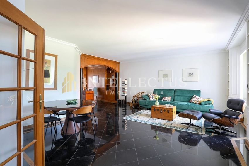 Imagem Sala de estar de apartamento t2 em Avenida Infante Santo, 17