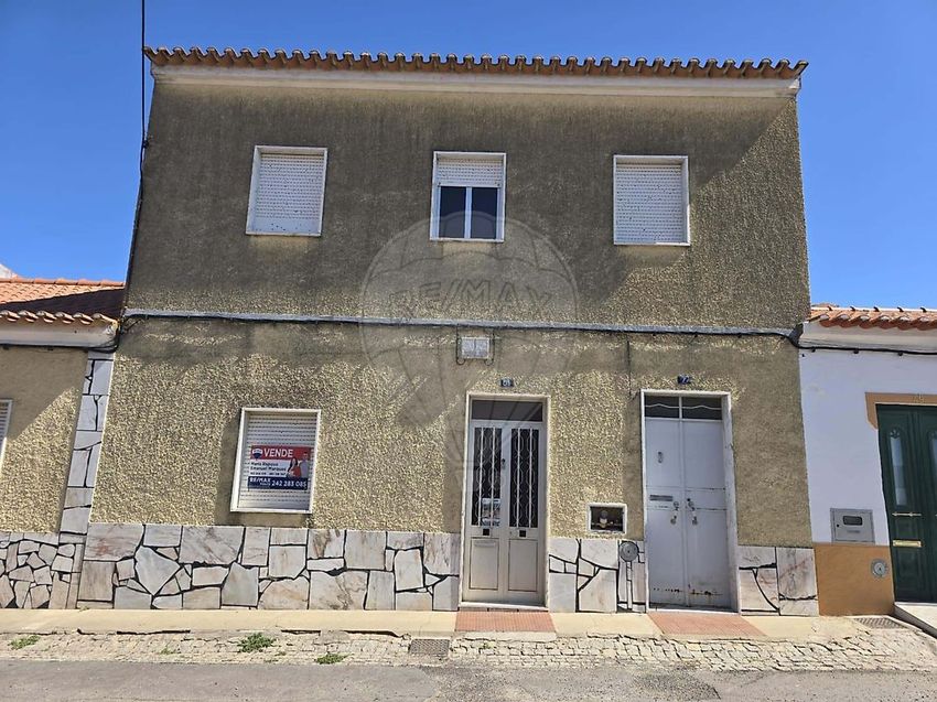 小楼房或独栋别墅出售, rua Nova do Parreiral