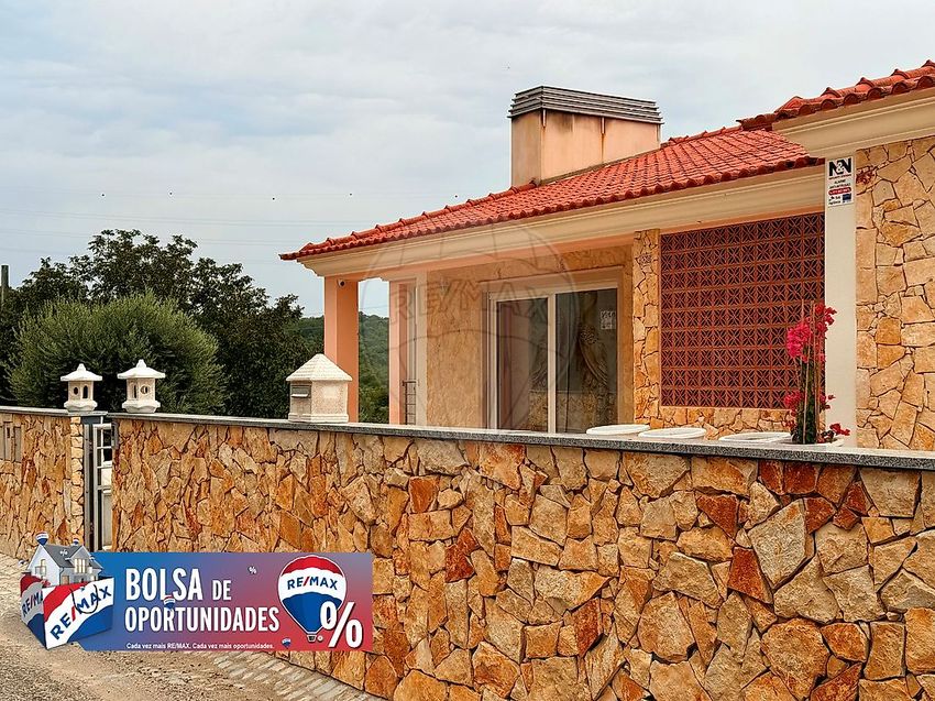 Imagem Fachada de  moradia independente em Rua Principal, 40, 3250-423, Pussos São Pedro, Alvaiázere, Leiria
