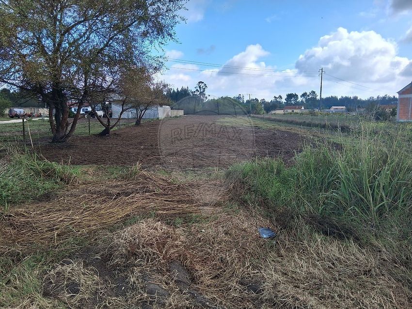 Imagem de terreno em Rua Principal