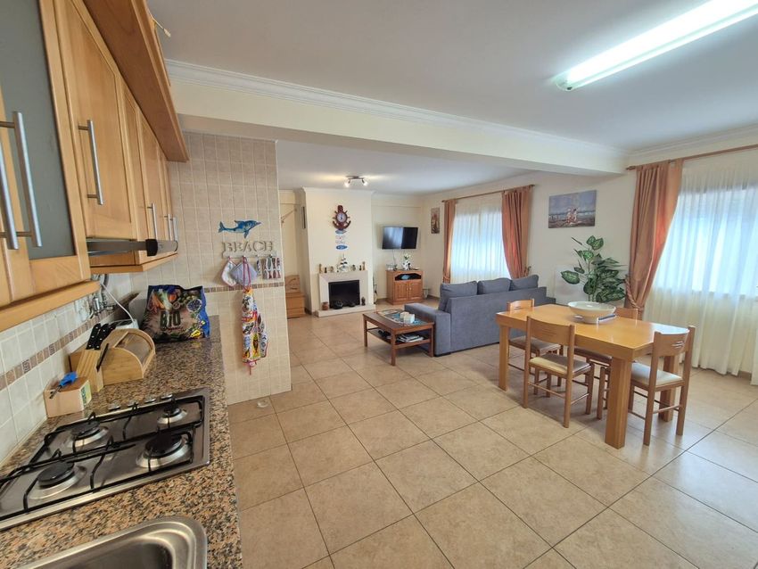Imagem Sala de estar de apartamento t2 em Rua José Ramos, 2