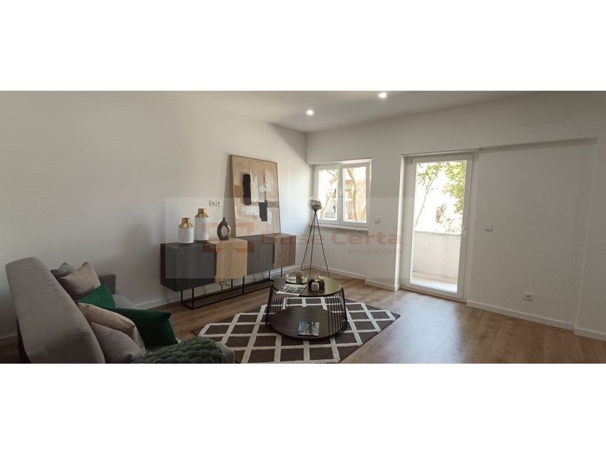 Imagem Sala de estar de apartamento t3 em Rua República da Bolívia