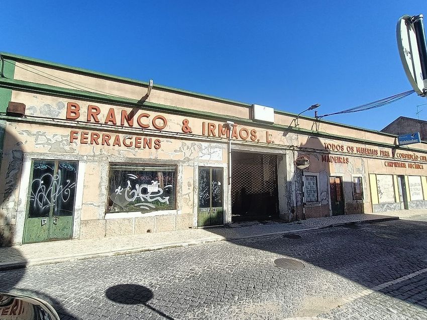 Imagem Vistas de prédio de uso misto em Centro do Montijo