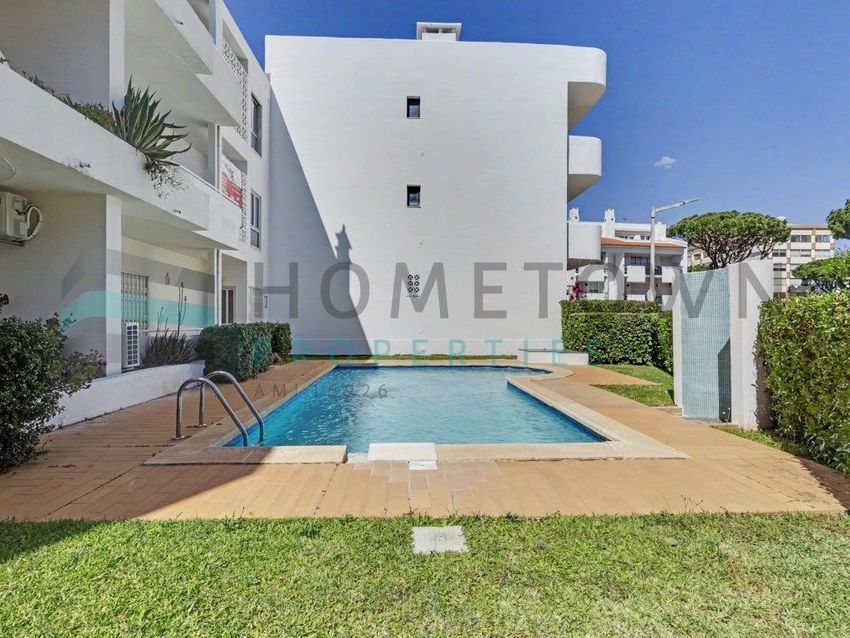Imagem Piscina de apartamento t3 em Caminho das Alfarrobeiras